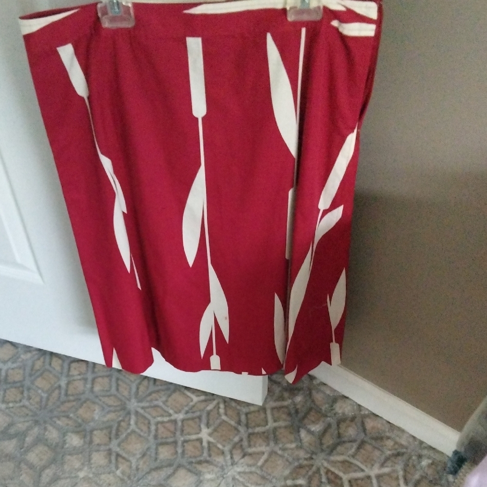 Kenneth Cole Reaction Red and White A-Line Skirt Knee-Length Cocktail